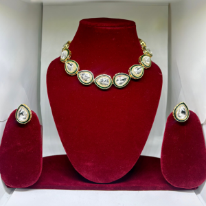 Classic Teardrop Kundan Set