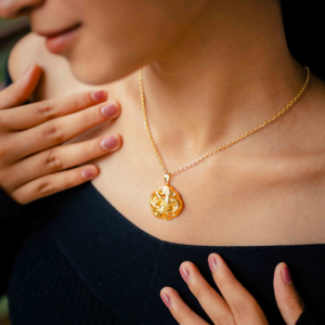 Golden Minimal Anti-Tarnish Pendant Set